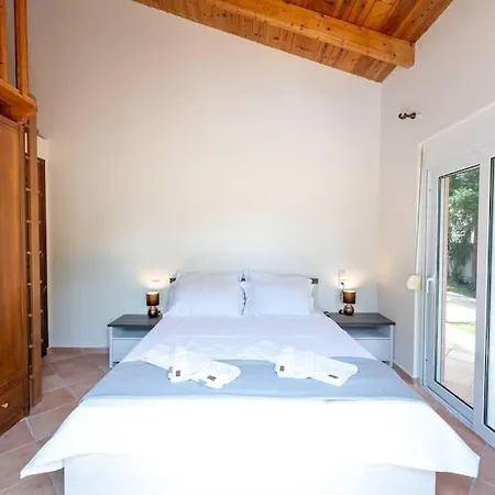 Unique With Pool In Ziria * Lampiri (Peloponnese)